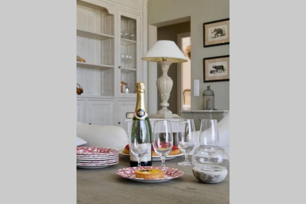 Bord De Mer - Ac, Wifi, Chic, Sea View, Beach 2 Minutes Walk Antibes Exterior foto