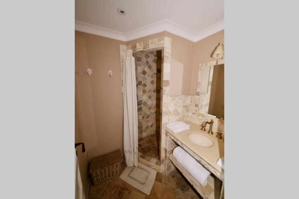 Bord De Mer - Ac, Wifi, Chic, Sea View, Beach 2 Minutes Walk Antibes Exterior foto